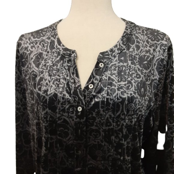 Black and Silver Velour Top PXL Pleated Front 3/4 Sleeve Baby Doll Blouse. - Picture 1 of 11